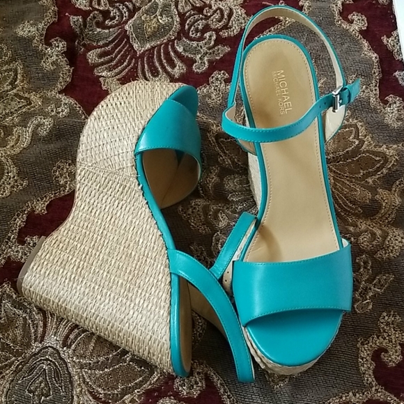 Michael Kors open toe wedges - Picture 4 of 12